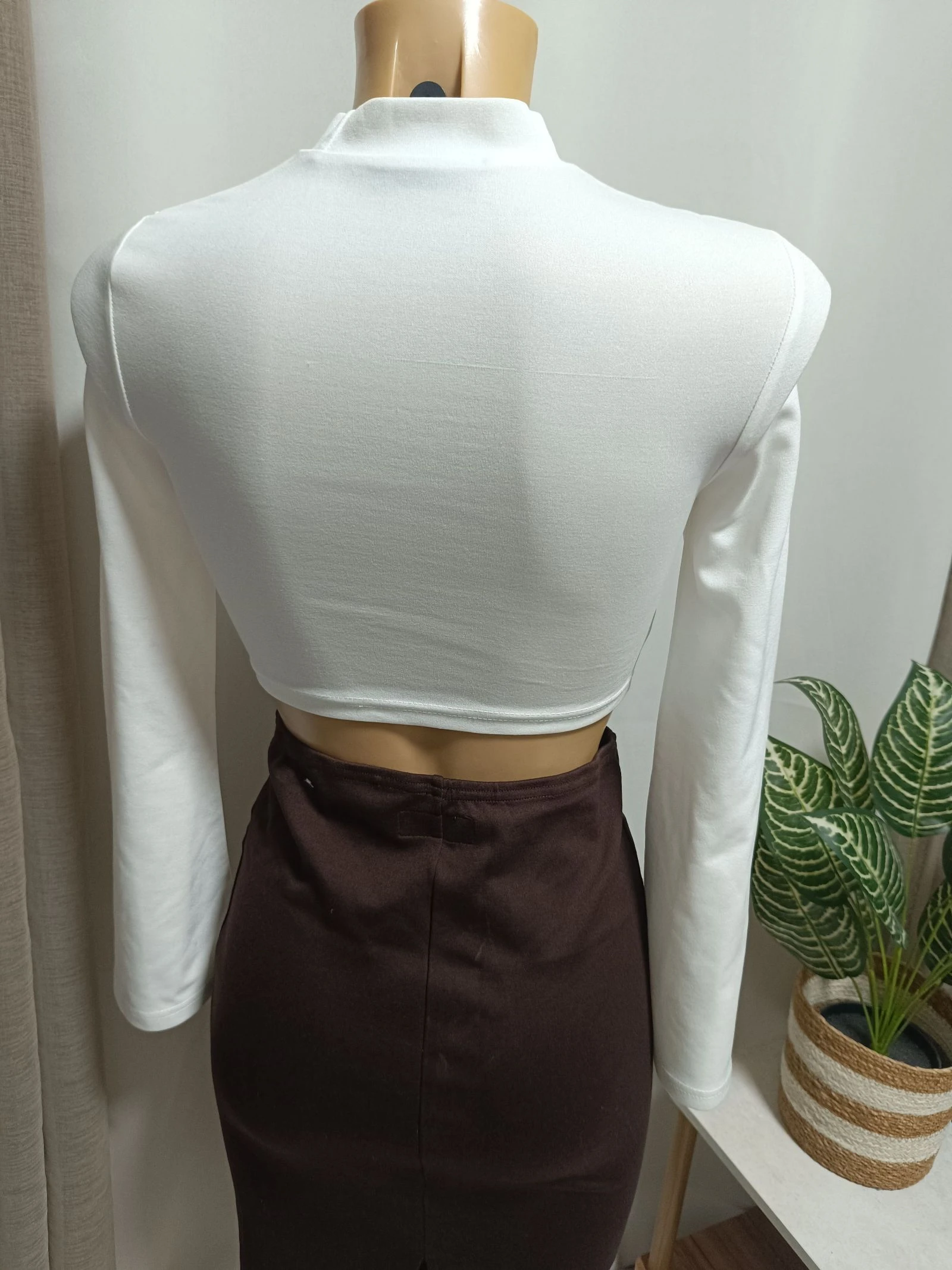 Blusa feminina branca com mangas acampanadas. Blouse femme – photo 3